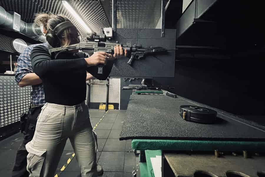 Budapest: Hollywood Gun Range Shooting Paket. Foto: GetYourGuide