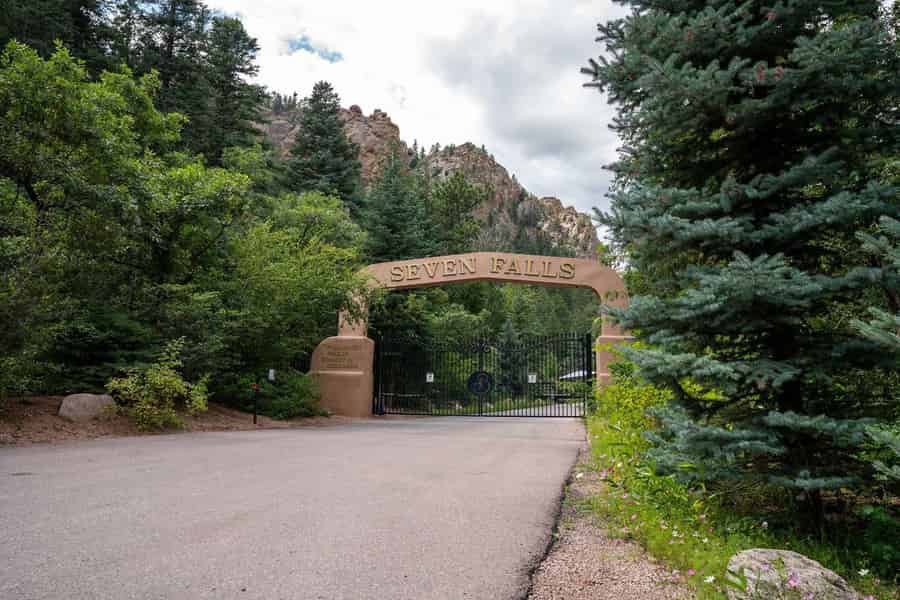 Colorado Springs: Tour zu Seven Falls und Garden of the Gods. Foto: GetYourGuide Colorado Springs: Tour zu Seven Falls und Garden of the Gods. Foto: GetYourGuide