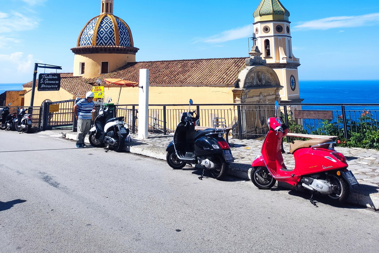 Sorrento Coast: Discover Hidden Gems by Vespa with a Buddy