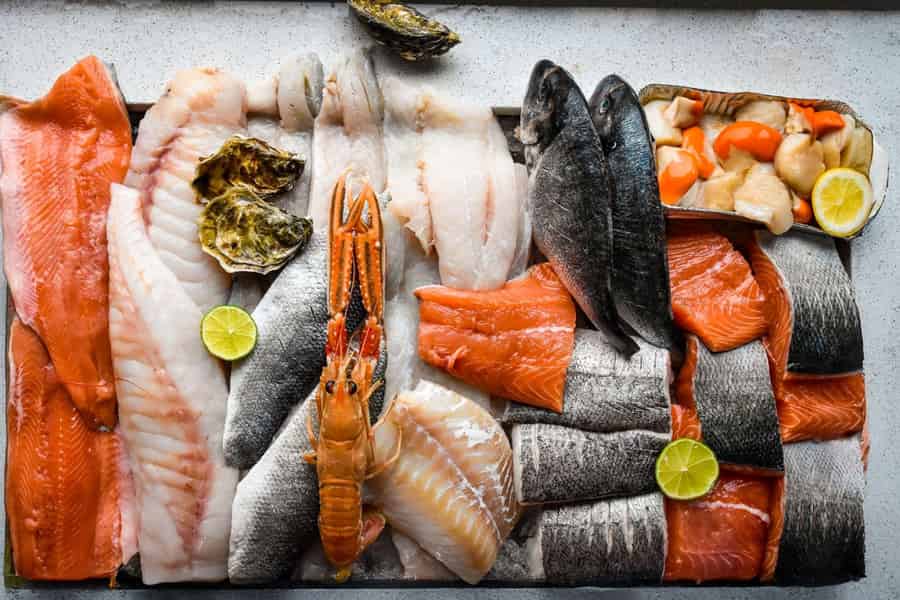 Belfast: Local Food Tour with 10 Tastings of Seafood & Beers