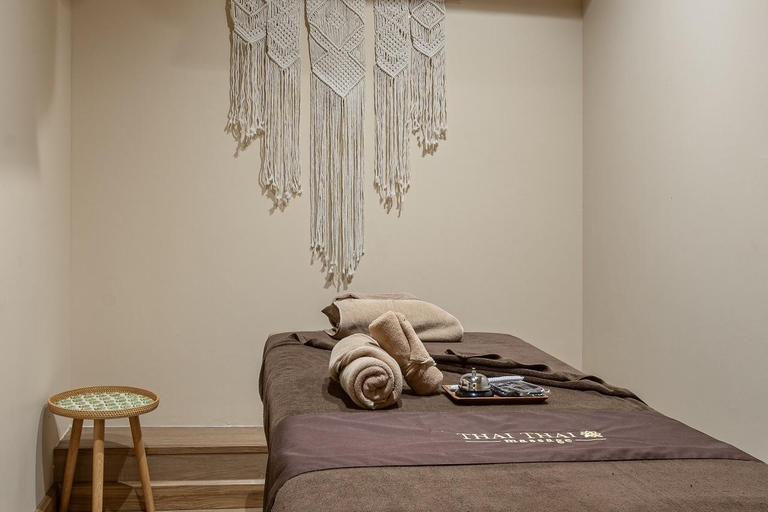 Bangkok: ThaiThai Massage near BTS Asok (Sukhumvit 25) Coconut Aromatherapy Oil Massage (90 Min)