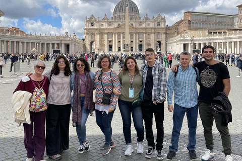Basilicas, Holy Stairs, and Relics of Christ Jubilee 2025 Holy Doors Tour in Spanish