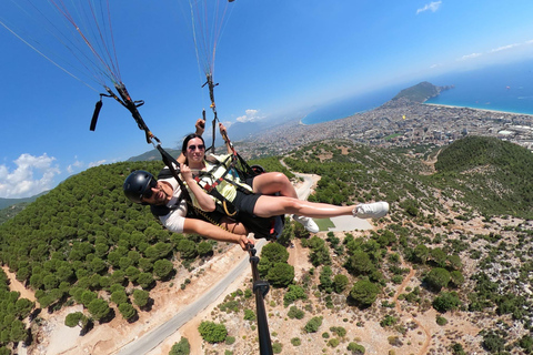 Alanya: Tandem Paragliding Flight with Hotel Pickup