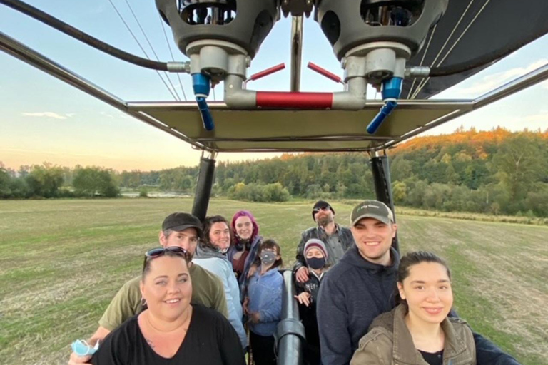 Snohomish: Sunrise Hot Air Balloon Ride with Panoramic Views