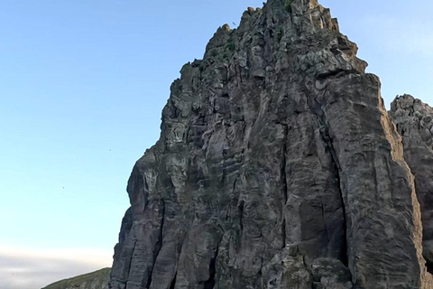 São Miguel: Sunset Boat Tour – Golden Light, Cliffs & Caves