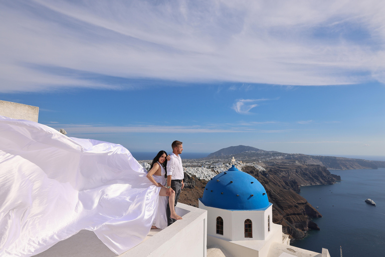 Sessão de fotos particular do casamento em Santorini