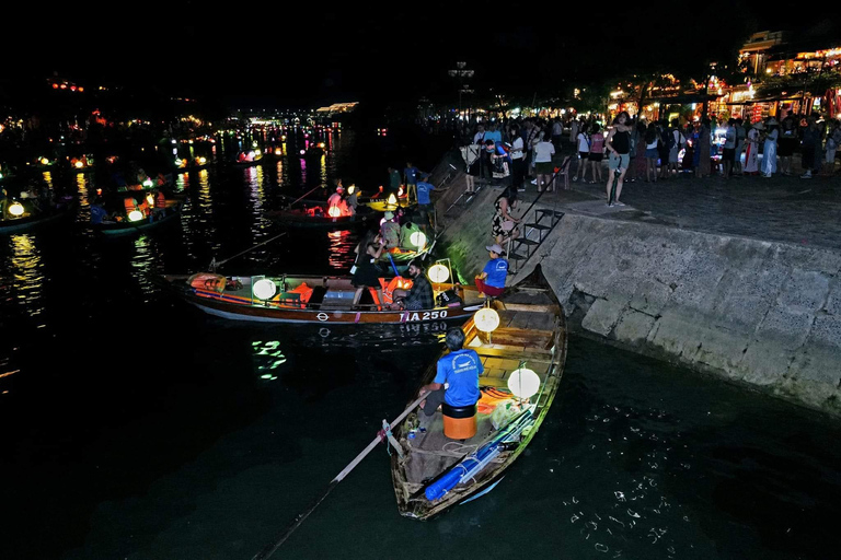 Billet de bateau et lâcher de lanternes sur la rivière Hoai à Hoi An