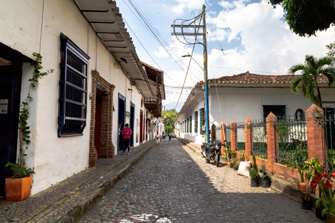 Santa Fe de Antioquia: Colonial Town, Puente de Occidente & Lunch