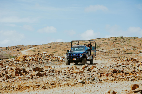 Santa Cruz: Natural Pool & Caves Off-Road Safari