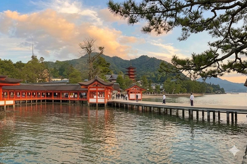 Miyajima Photo Walk | Floating Torii, Deer & Local Streets