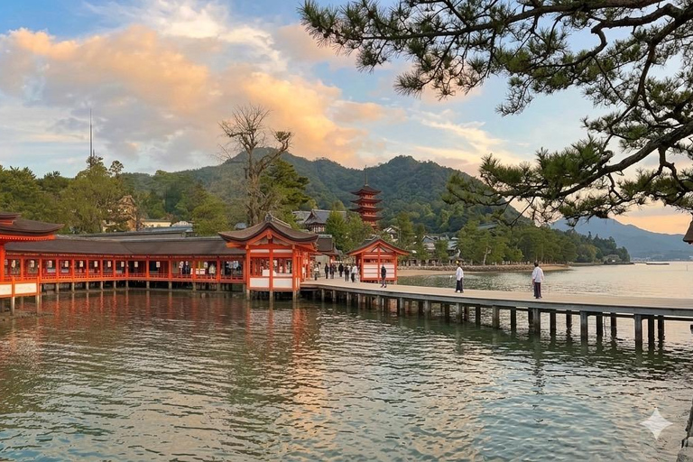 Miyajima Photo Walk | Floating Torii, Deer & Local Streets