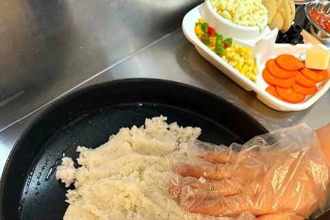 Busan: Korean Cooking Workshop with 2 Food Options Korean Rice Pizza Making Experience