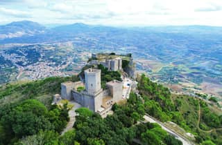 Von Palermo: Ausflug nach Castellammare, Segesta und Erice