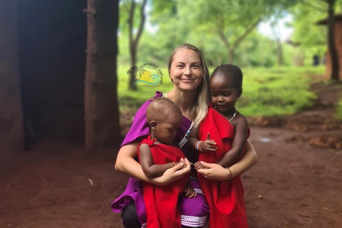 Zanzibar: Maasai Culture Village Tour och dhow-kryssning i solnedgångenHotelltransfer var som helst i Zanzibar