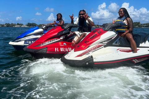 Miami: Aventura en moto acuática con paseo en barco de cortesía