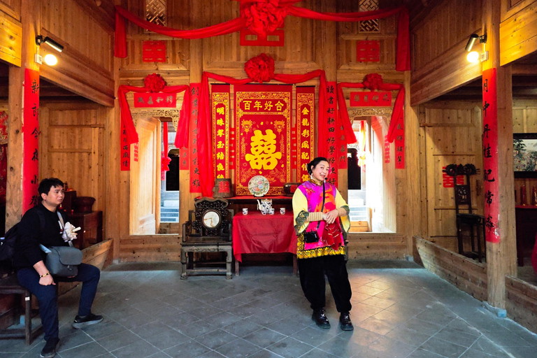 Guilin: Li River Craftsman Village Tour & Feast