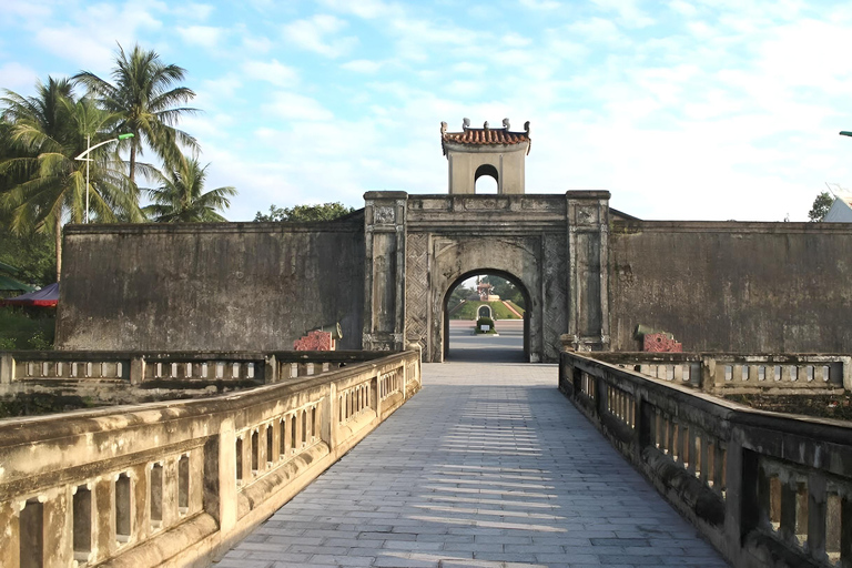Hue to DMZ Full-Day Tour: Quang Tri Citadel, Vinh Moc Tunnel Group Tour