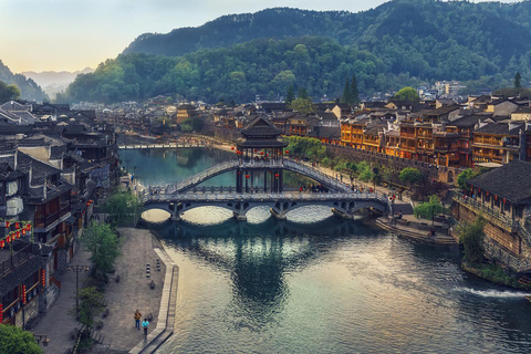 Zhangjiajie: Fenghuang forntida stad + Furong stad 2-dagars tur