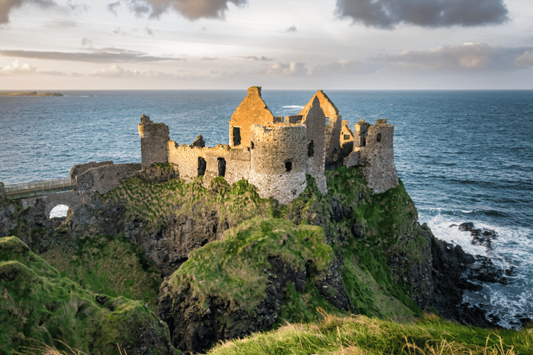 Dublin: Belfast (walking tour), Bushmills & Giant's Causeway