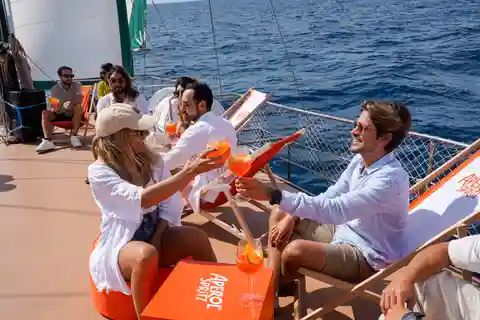 Barcelona Sunset Sail: Live Music by Aperol