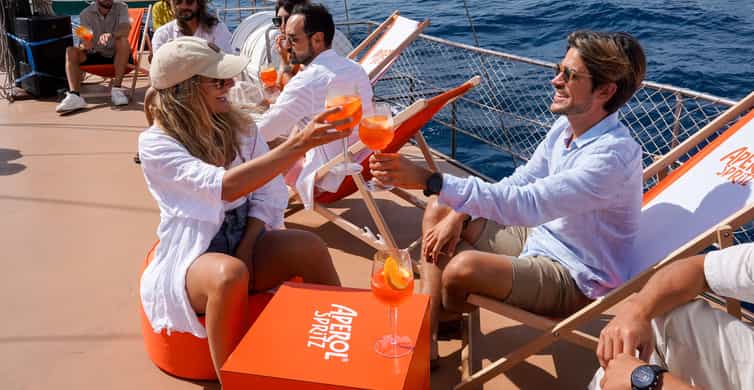 Barcelona: Sunset Sailing Cruise with Live Music