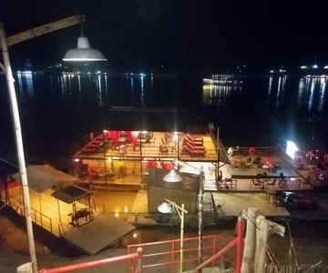 Luang Prabang: Mekong River Sunset & Lao Tasting Dinner