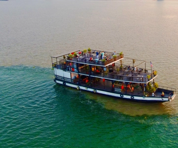 Phnom Penh: Sunset Cruise with Unlimited Beer &Fruit platter