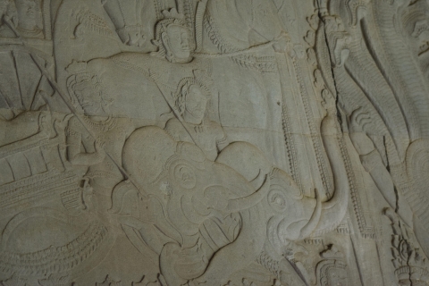 Siem Reap: Excursión de 2 días a los Templos de Angkor Wat y la cascada de Kulen