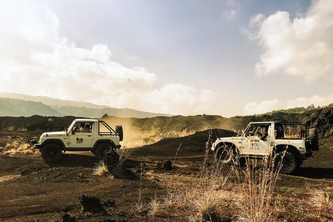 Mount Batur: Private Sunrise Jeep Tour i Natural Hot Spring