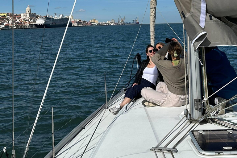 Lisbon: Tagus River Sailboat City Cruise Shared Tour - Sunset Tour