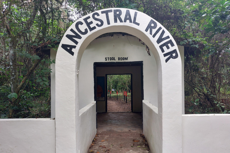 Cape Coast Castle och Assin Manso Slave River Tour