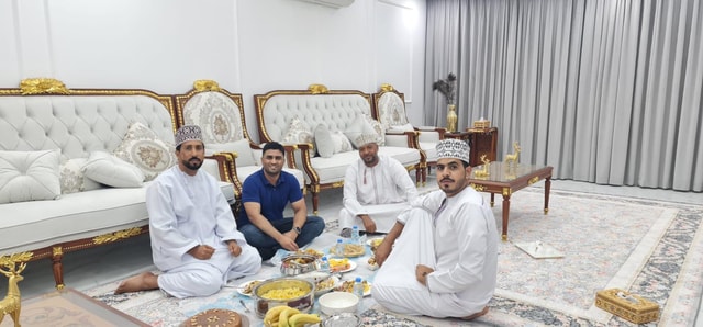 Dine Like a Local: Omani Family Dinner with Transfer
