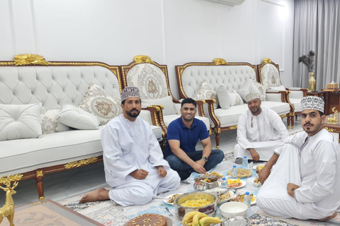 Omani Hospitality: Authentic Family Dinner Experience
