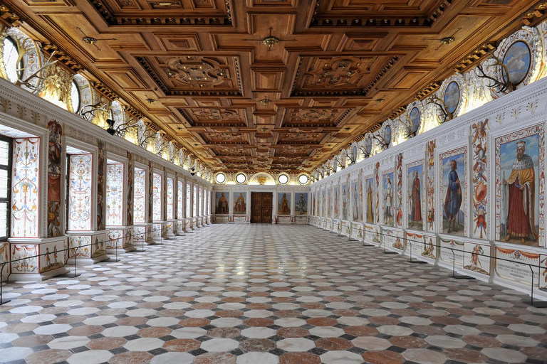 Tour privato di Schloss Ambras a Innsbruck, senza prenotazione