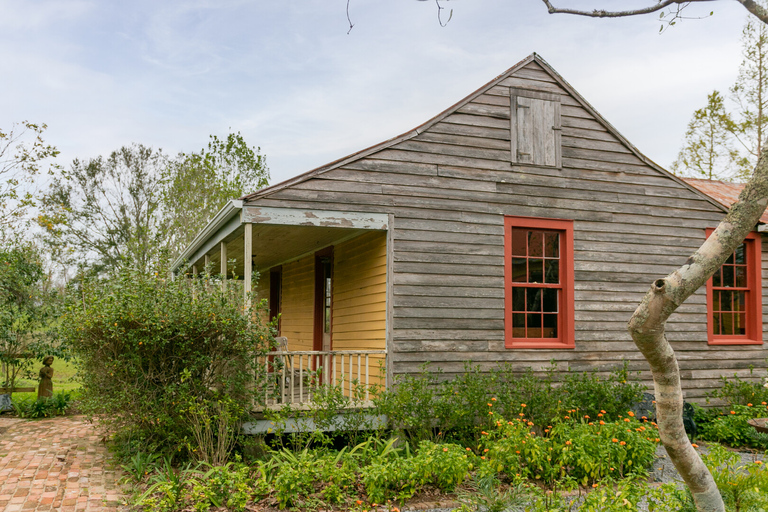 From New Orleans: Swamp Airboat, 2 Plantation Tours & Lunch