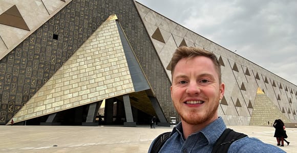 Kairo: Pyramiden & Sphinx Tour mit Großem Ägyptischen Museum
