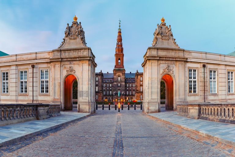 Fast-Track Christiansborg Palace Copenhagen Private Tour5-hour: Amalienborg Palace, Christiansborg Palace &amp; Transfer