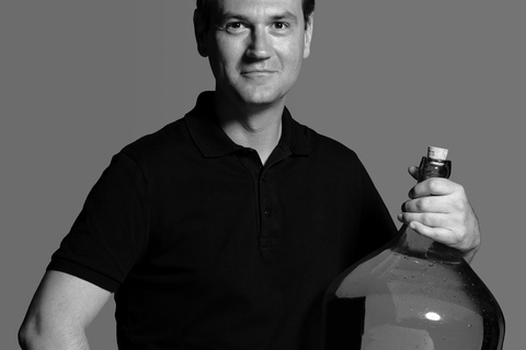 Premium gin tasting: production, variety and tasting