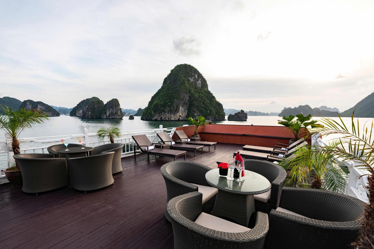 Hanoi: 2-Day Ha Long Bay/Bai Tu Long Bay Boutique Cruise Option 1: Ha long bay Route 2