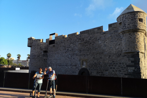 Las Palmas Exploring: Walking Guided City Adventure Las Palmas: Walking Guided Exploring Tour Adventure 1.5h