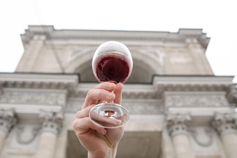 Chisinau Nightlife with a Local: Wine, Bars & Pubs