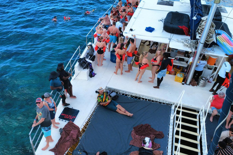 蒙特哥湾度假村出发：里克斯咖啡馆日落双体船巡游里克斯咖啡馆日落双体船巡游蒙特哥湾度假村