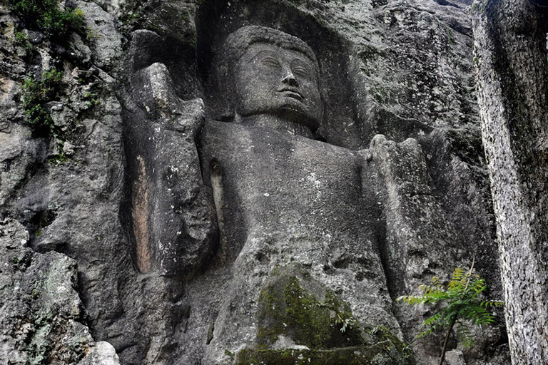 Ella To Nuwara Eliya Transfer with Temples, Gardens & Lake