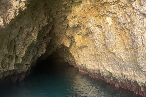 Gozo: Ix-Xatt l-Aħmar Private Boat Trip