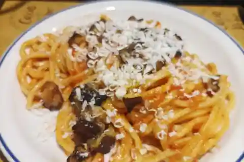 Palermo: Traditional Full Meal Food Tour with a Local