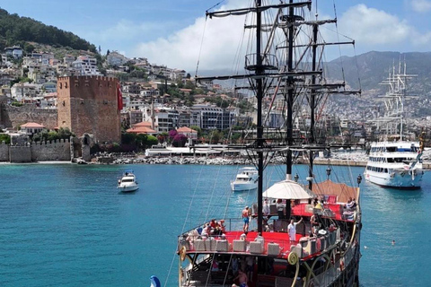 Alanya: Romantic Boat Tour with Lunch and Drinks