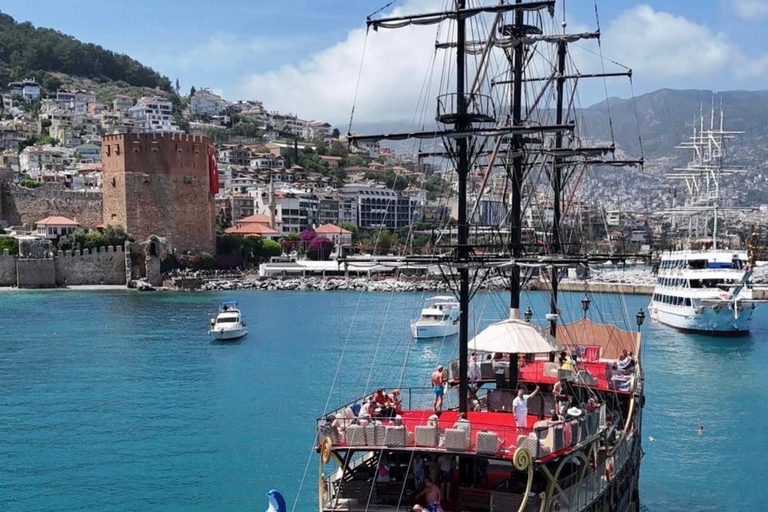 Alanya: Romantic Boat Tour with Lunch and Drinks