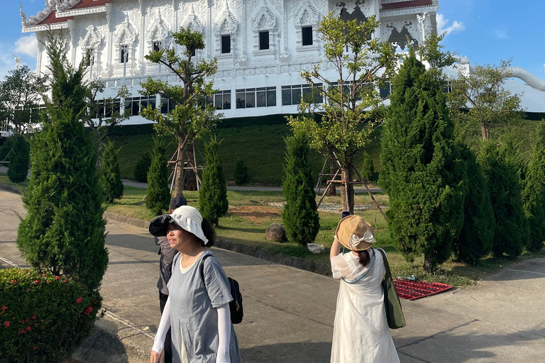 Private trip Chiang Rai Day trip, White Temple, Blue temple
