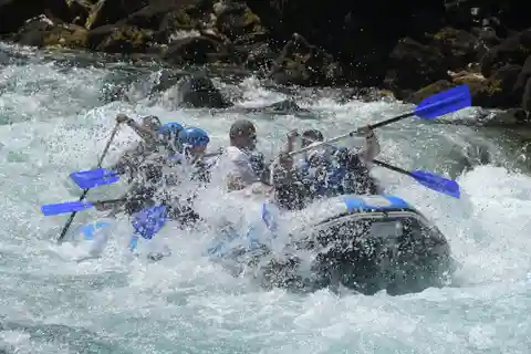 Sarajevo: Rafting auf dem Fluss Tara & Aufstieg nach Maglić