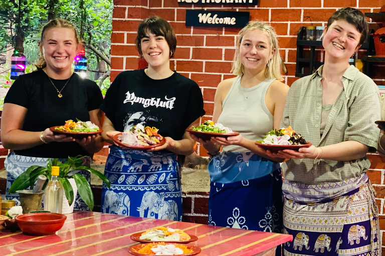Sigiriya: Village Cooking Class with Local Family